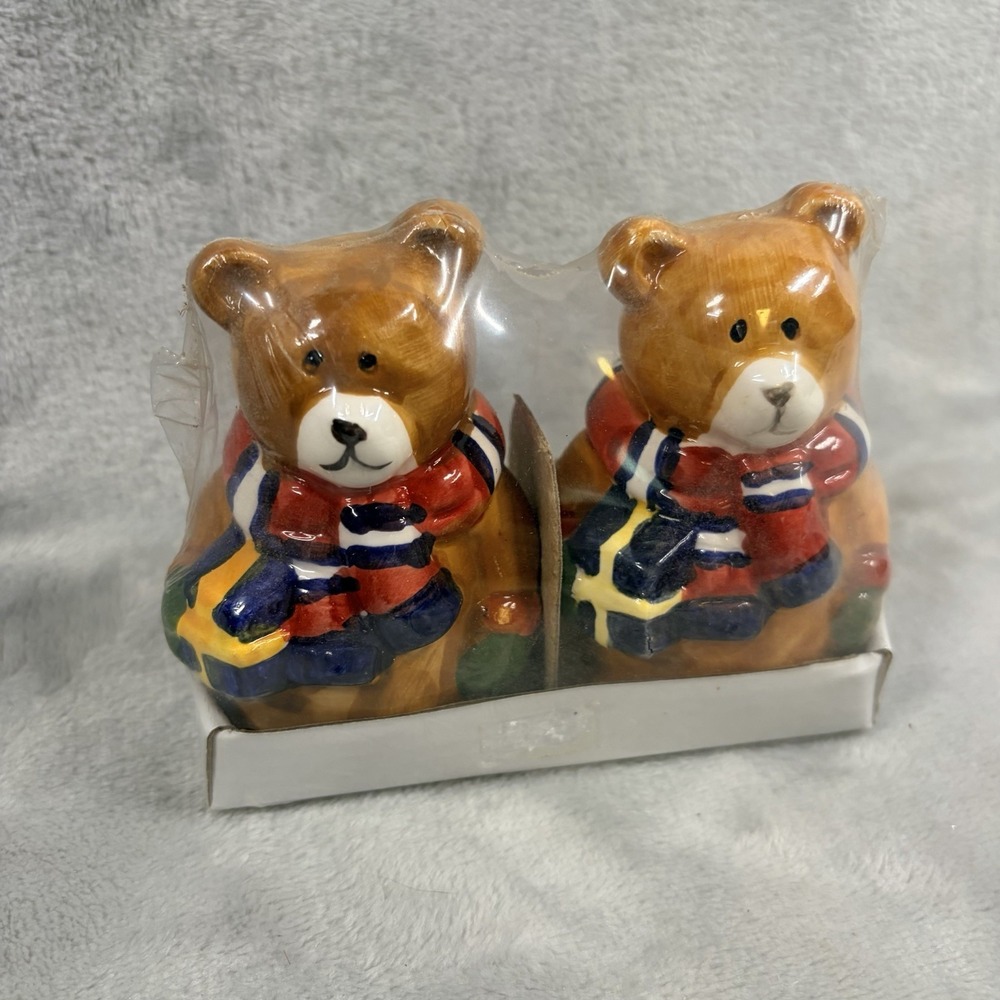 3" Ceramic Christmas Holiday‎ Winter  Bear Salt & Pepper Shaker Set